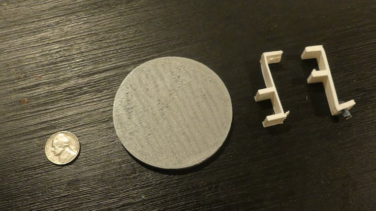 The floating disk and two clips