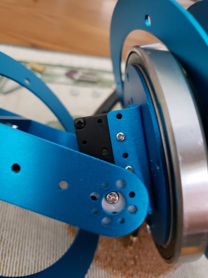 remove upper arm and servos