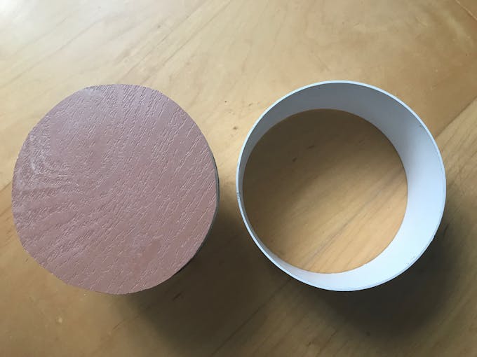 I prepared one circular piece of piping and 2 lids
