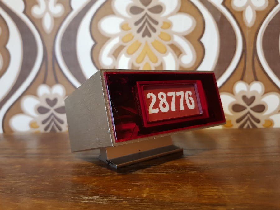 1970s E Ink YouTube Counter