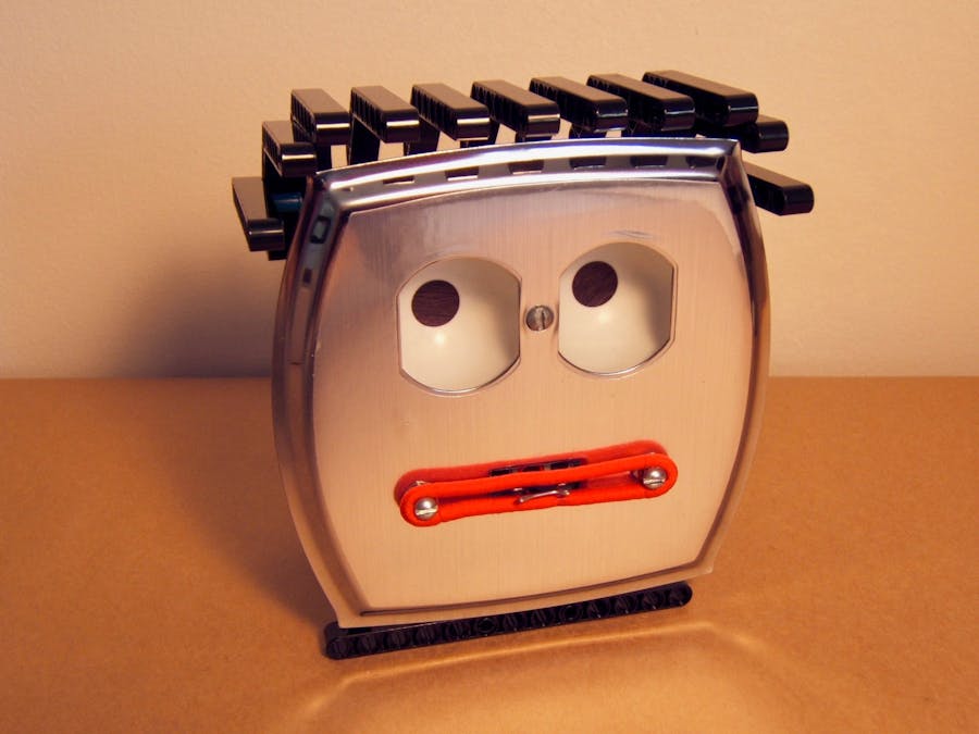 Mr. Wallplate’s Eye Illusion