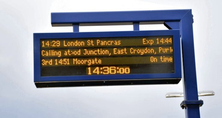 A UK train station platform sign in the wild