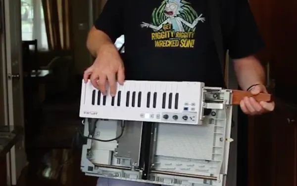 This Scanjet Keytar Will Bring You Right Back to the '80s