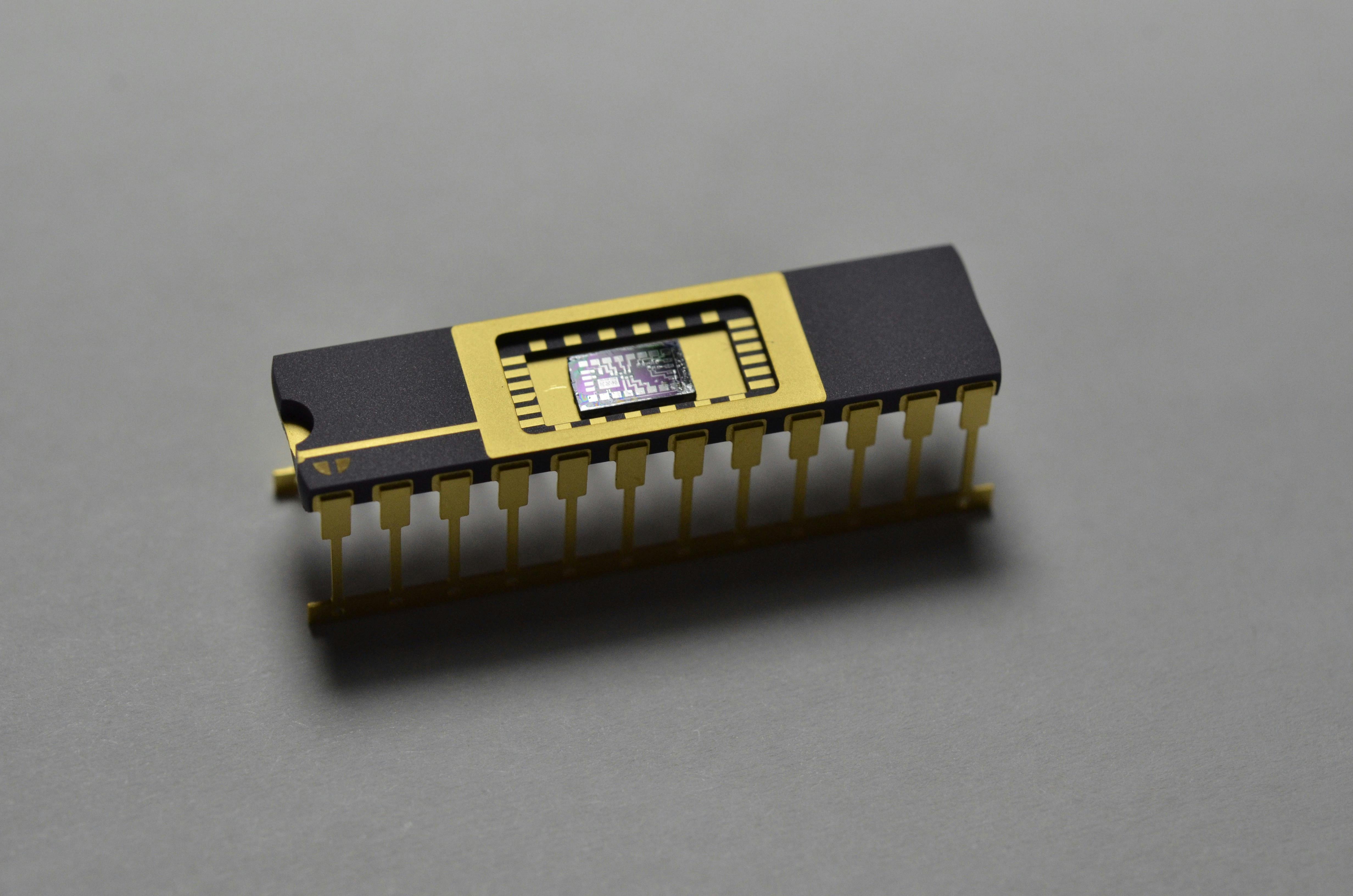 Интегральная машина. Интегральные микросхемы ИМС. Интегральные микросхемы чипы 1959. Первая микросхема ИМС. Интегральная микросхема 1958.