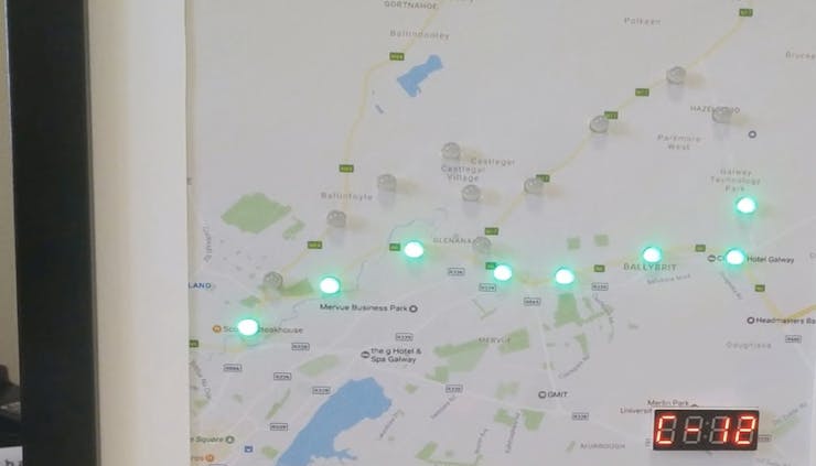 This Hacked Picture Frame Will Show You The Fastest Way Home From