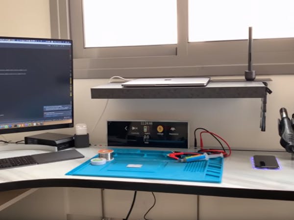 This Gorgeous Smart Desk Was Built with a Raspberry Pi and Arduino ...