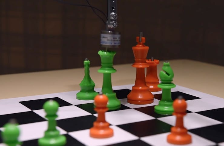 Wizard Chess moves via Raspberry Pi