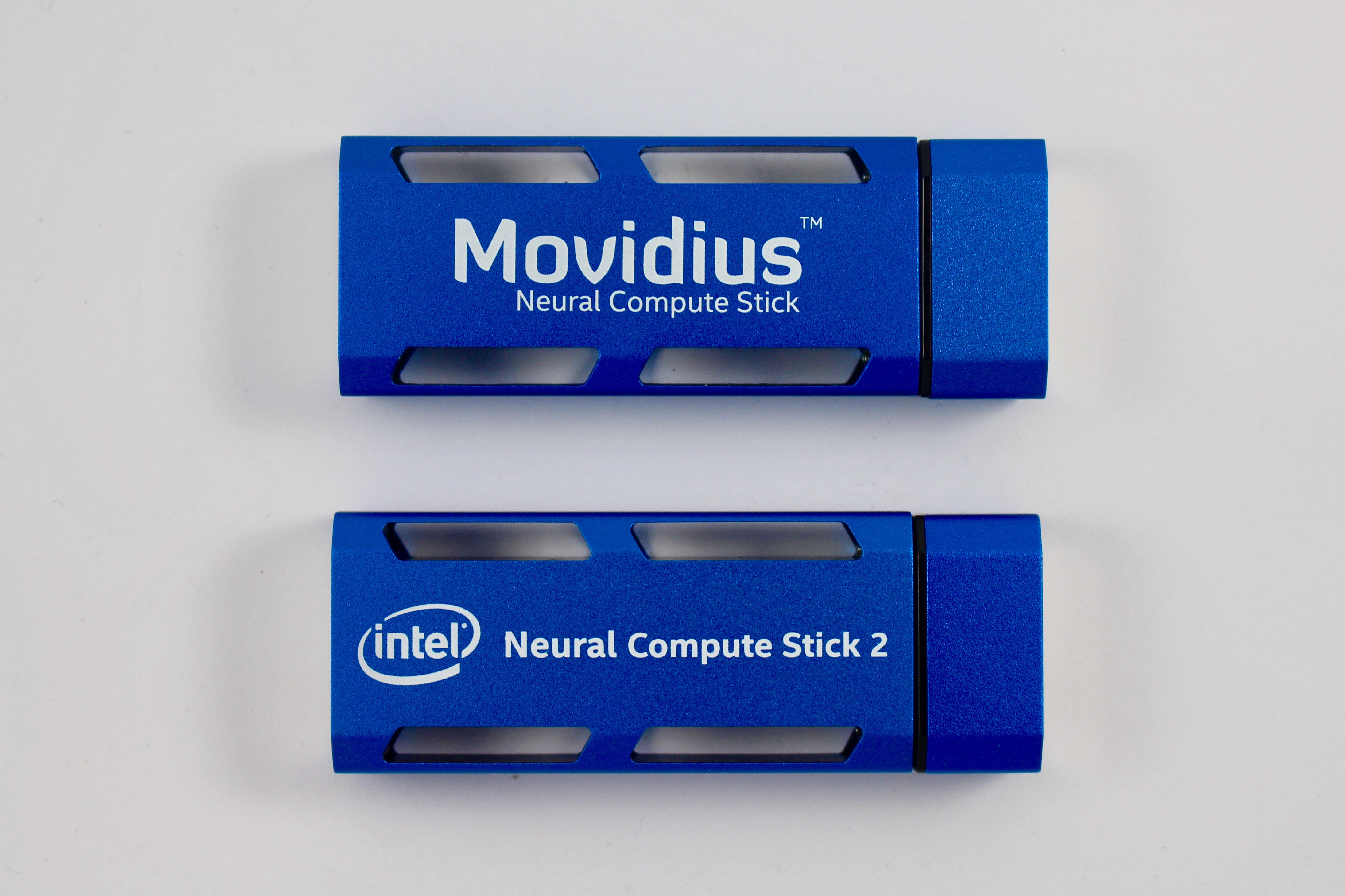 intel neural compute stick 2 NCS2 新品 未開封 Intel Neural Compute Stick 2 (NCS2) Development Kit
