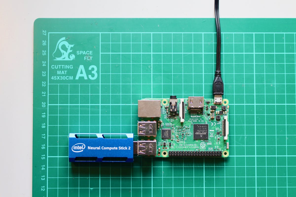 Intel Neural Compute Stick 2　6個セット Intel Neural Compute Stick 2 Perfect for Deep Neural Network