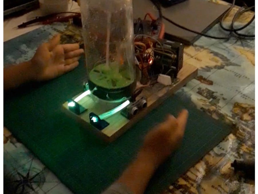 Dynamic and Interactive Fountain in a Bottle