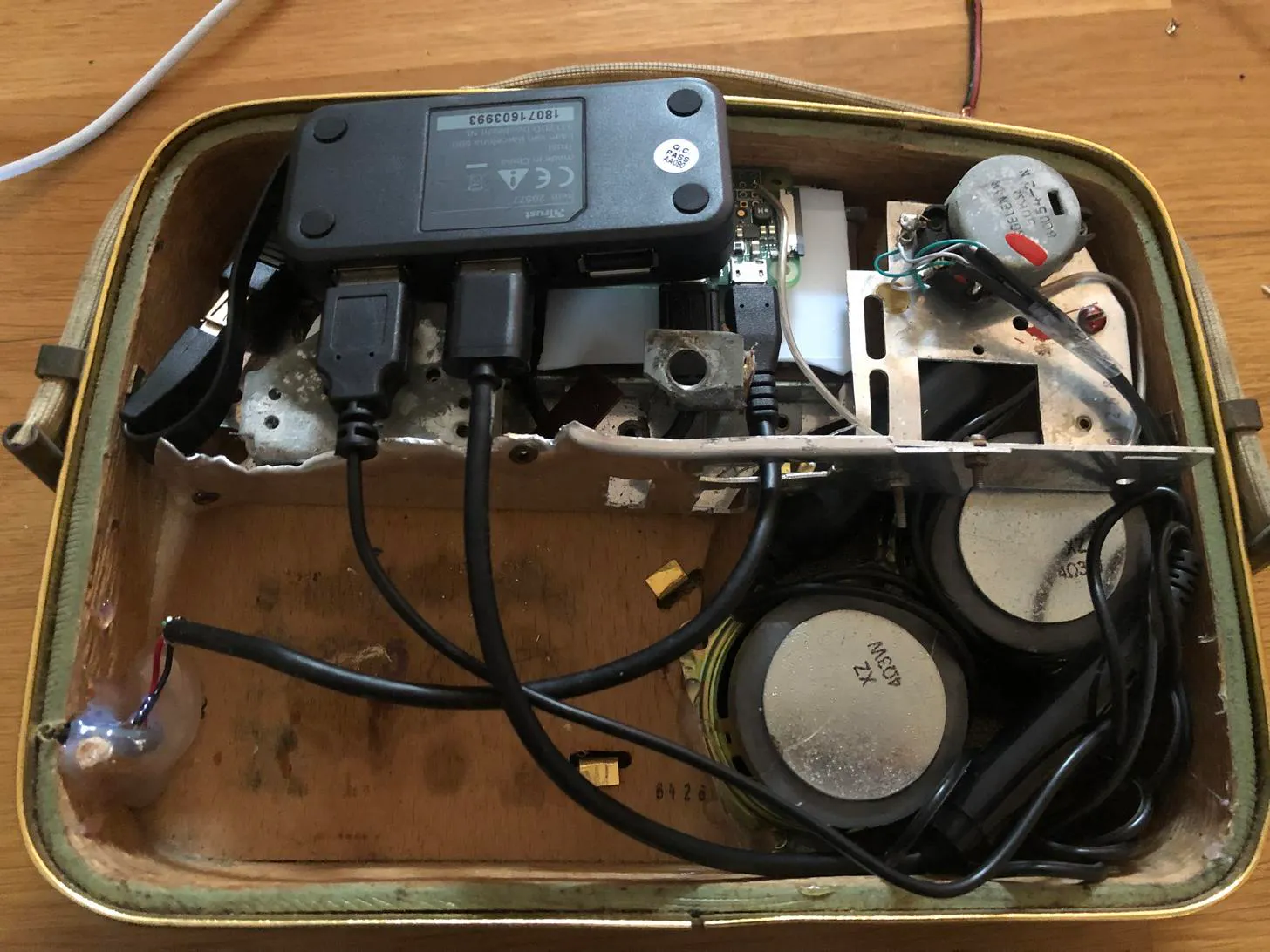 Antique Radio Retrofitted with Raspberry Pi RFID Control - Hackster.io