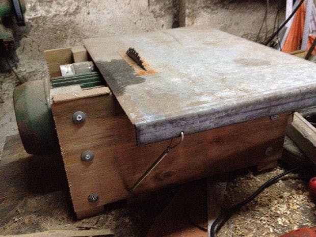 Portable circular bench