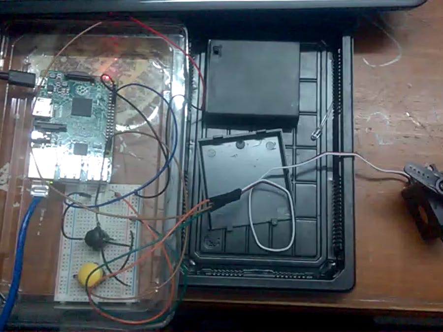 Windows 10 IoT Core - Controlling Servo Motor