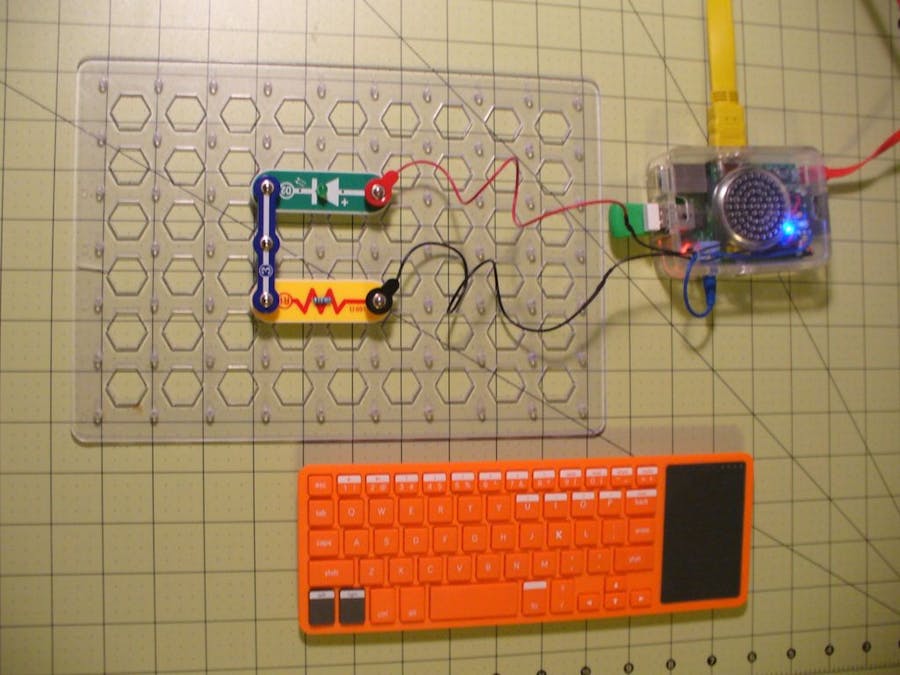Blink Snap Circuits LED With Kano Computer
