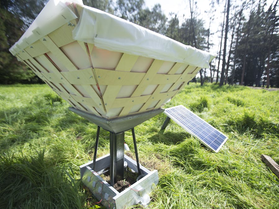 HydroLily (Creating Water from Thin Air)