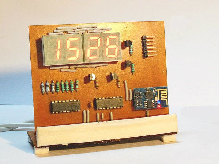 ESP8266 Desktop Clock (WiFi Synchronised!)