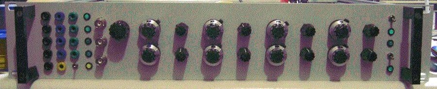 A four channel X/Y oscilloscope multiplexer