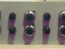 A four channel X/Y oscilloscope multiplexer