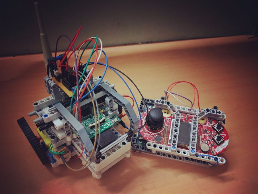 Hybrid Rover - Cloud Controlled Robot