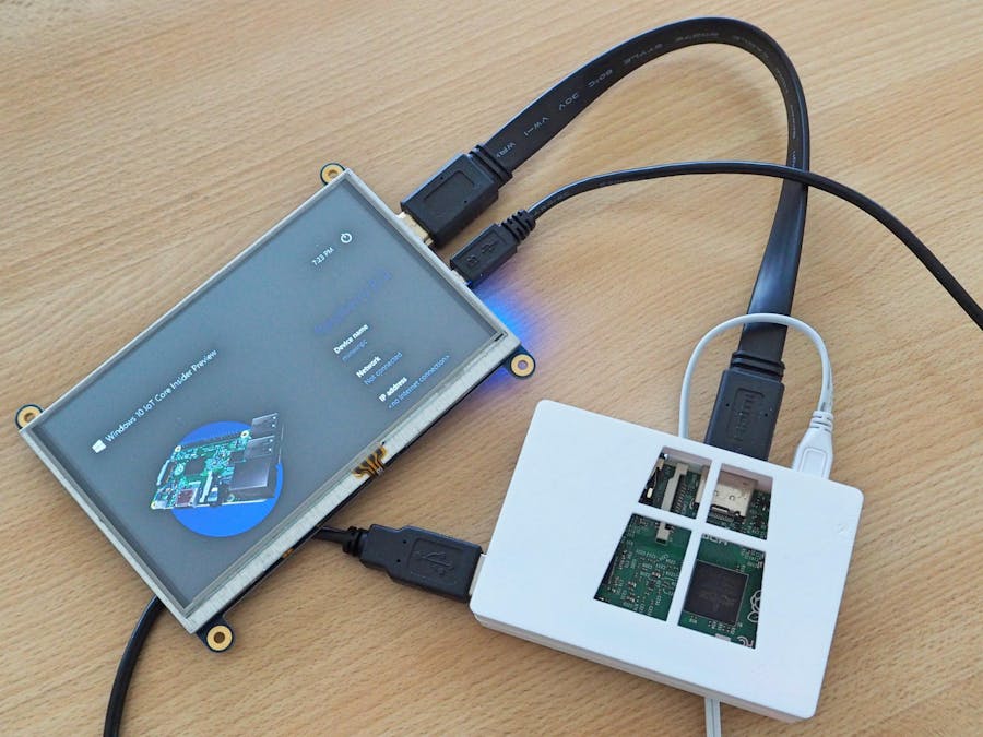 Adafruit 5" LCD and the Raspberry Pi 2 with Windows 10