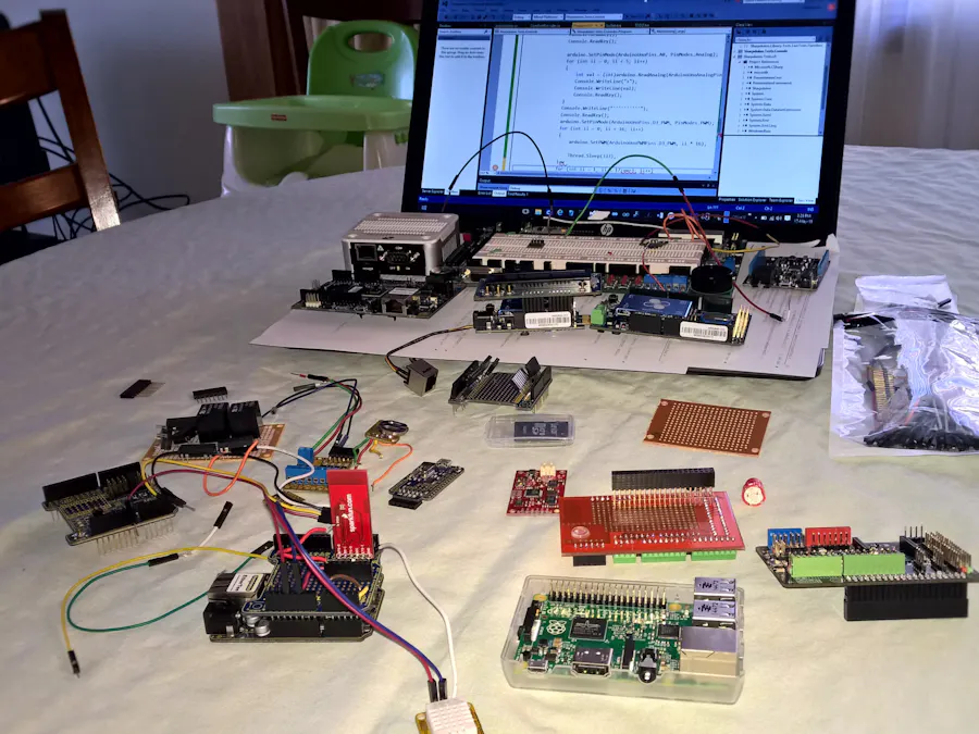 Windows 8.1 IoT: Windows Remote Arduino and Universal apps