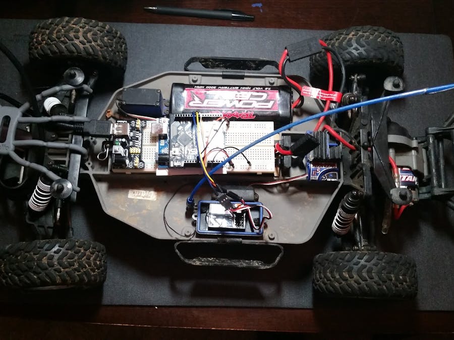 R/C Traxxas Slash with Arduino and 1Sheeld