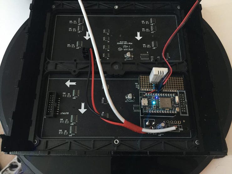 Photon on shield, on matrix, in Case.
