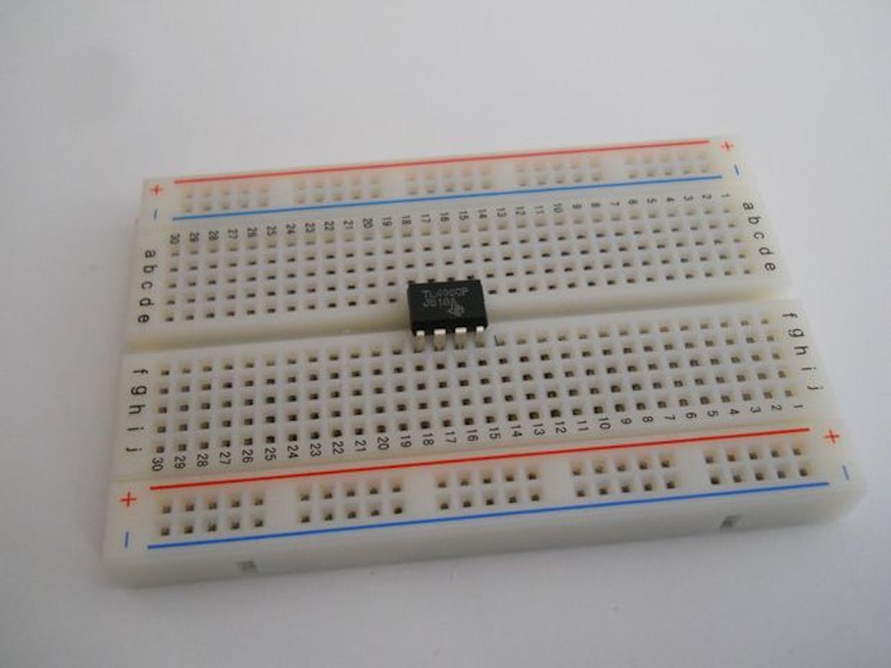 Conector de Batería 9V para Fuente de Protoboard – Rhetorics PCB