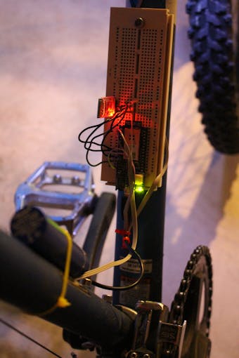 Arduino MKR1000 and a Bluetooth serial transceiver